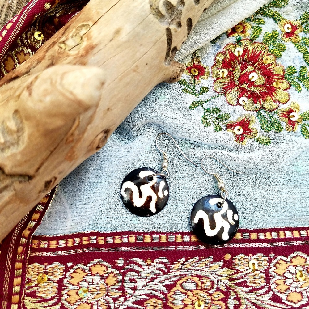 Ohm earrings